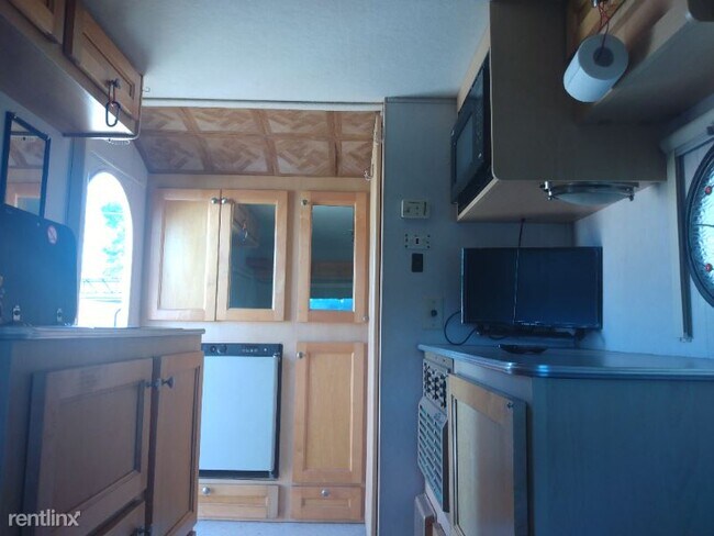 Foto del edificio - 1 br, 1 bath Mobile Home - 6000 block East...