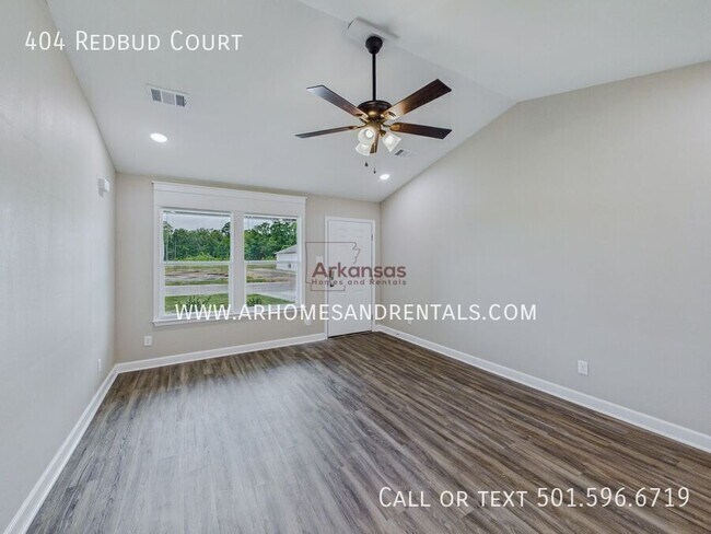 Foto del edificio - 404 Redbud Ct