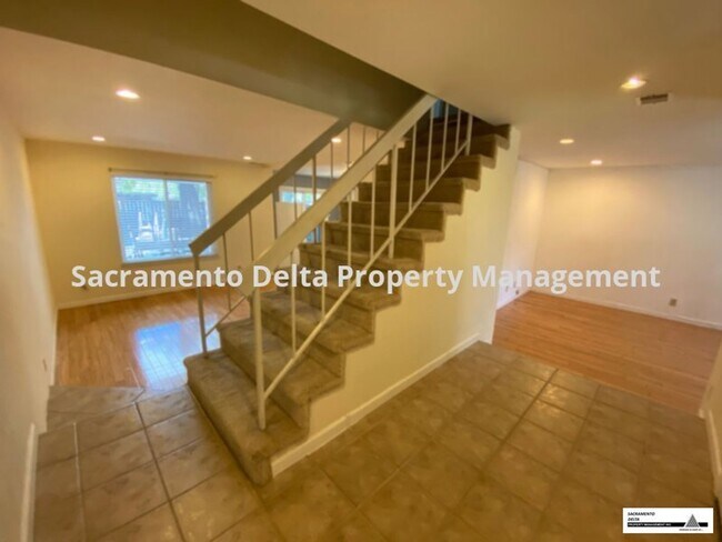 Foto del edificio - Updated 3 Bedroom Townhome in North Tahoe Park