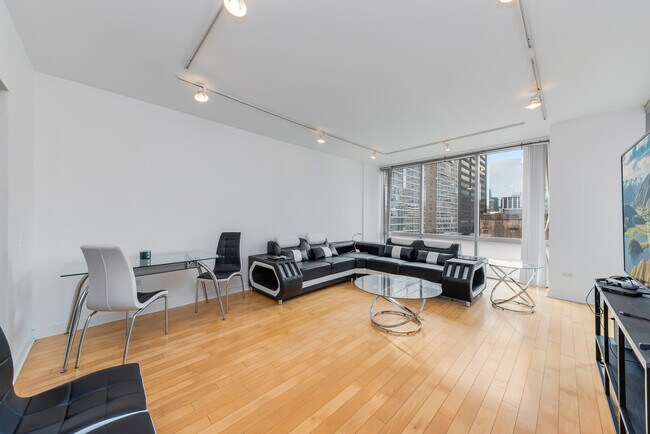 Foto del edificio - 8 E Randolph St