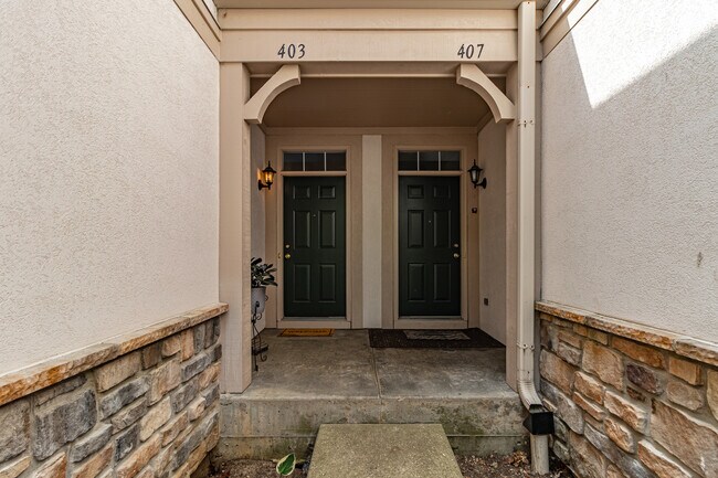 Foto del edificio - 403 Shadow Creek Dr