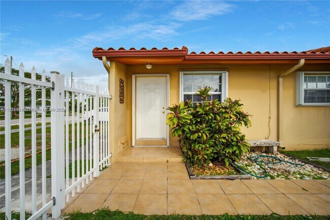 Building Photo - 421 SW 79th Ave