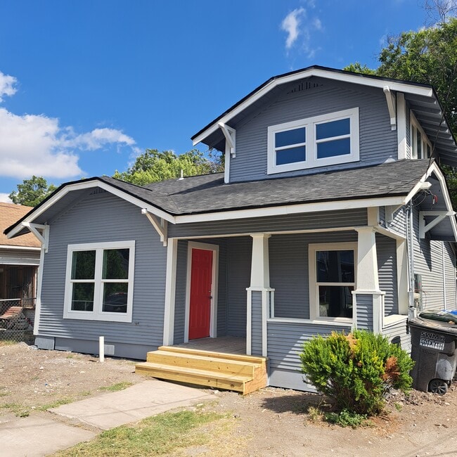 Building Photo - 539 Hicks Ave