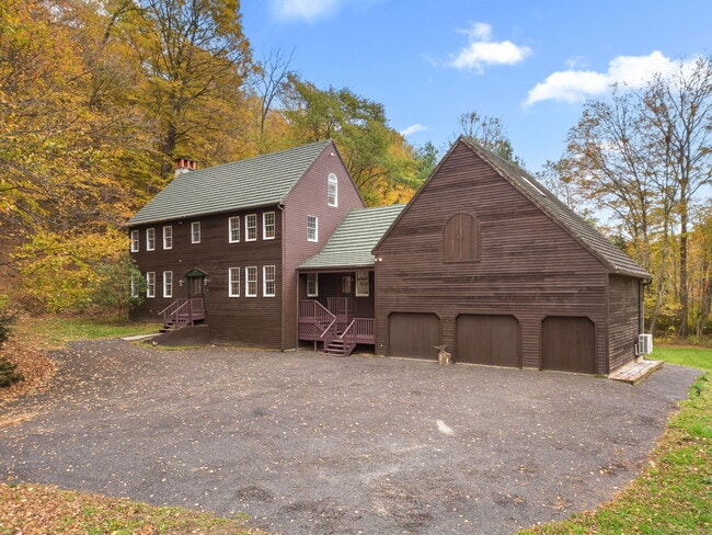 Building Photo - 17 Curtis Dr