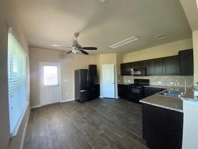 Building Photo - 12000 Stoneridge Gap Ln