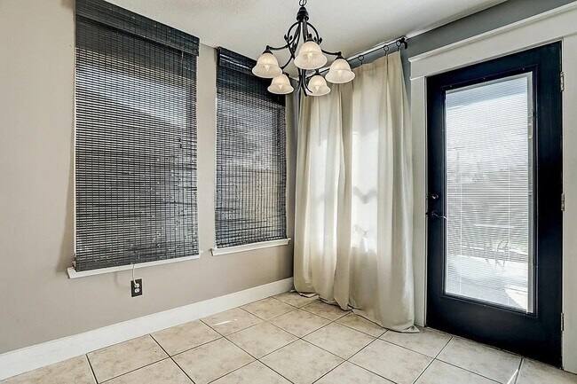 Foto del edificio - 3005 Wood Hollow Dr
