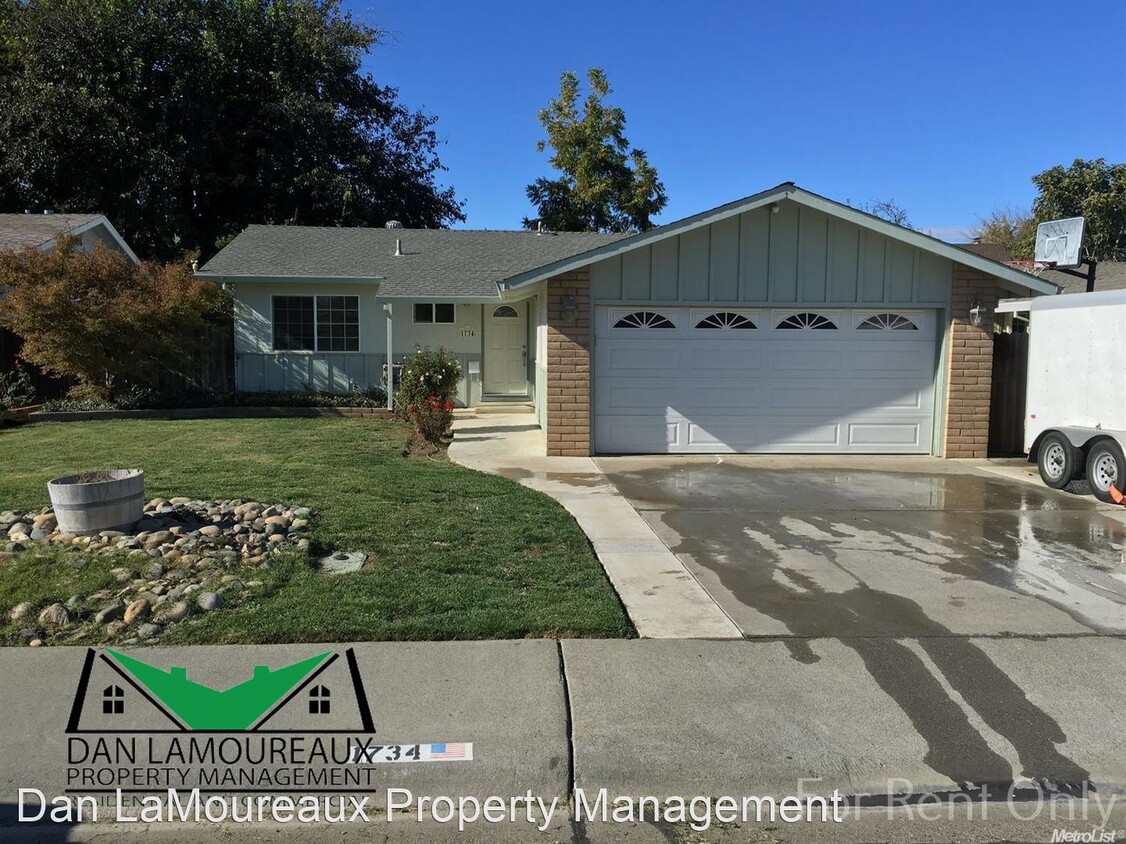 Primary Photo - 3 br, 1 bath House - 1734 Adobe Way