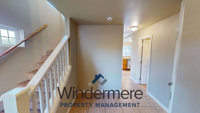 Building Photo - Whit226