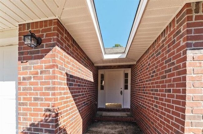 Building Photo - 2104 Presidio St