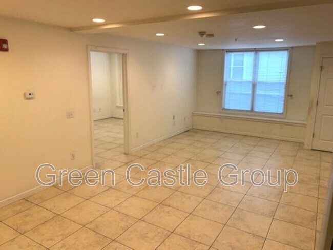 Building Photo - 361 Pearl St