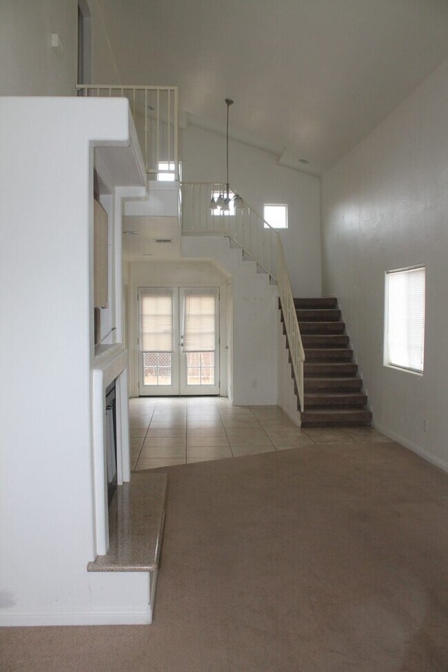 Building Photo - 2BD/2BTH TOWNHOUSE CALIFORNIA CITY