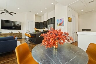 Building Photo - 4027 Tulane St