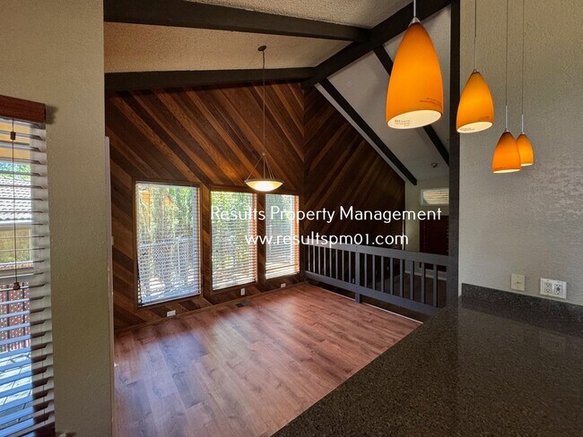 Foto del edificio - Rustic Rocklin 3 Bed Home