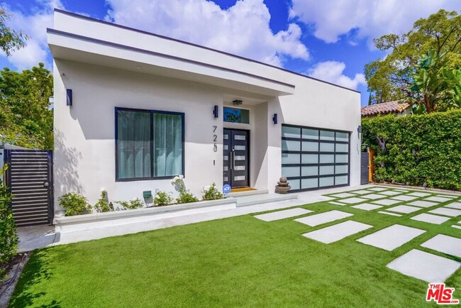 Building Photo - 725 N CRESCENT HEIGHTS Blvd