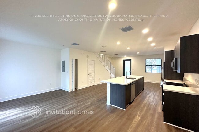 Building Photo - 10437 NW 82nd St