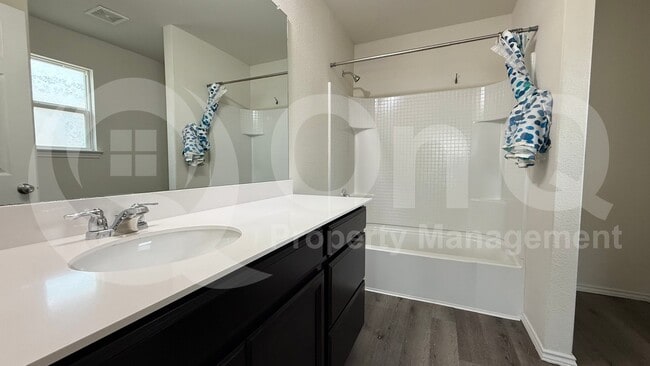 Foto del edificio - 3312 Biggs Ave