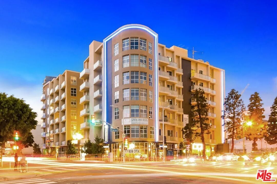 Foto principal - 1249 S Grand Ave