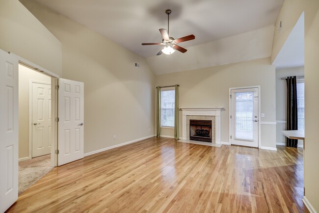 Building Photo - All Brick Home Across From Old Hickory Lake!