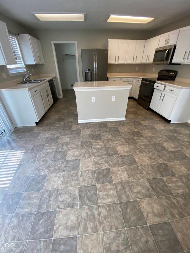 Building Photo - 10270 Tournon Dr