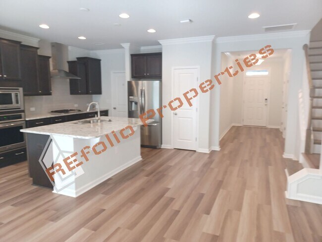 Foto del edificio - Location, Location, Location! 3 Bedroom 1 ...