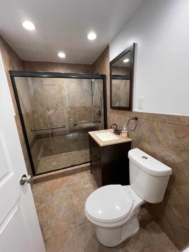 Building Photo - 101 Florida St