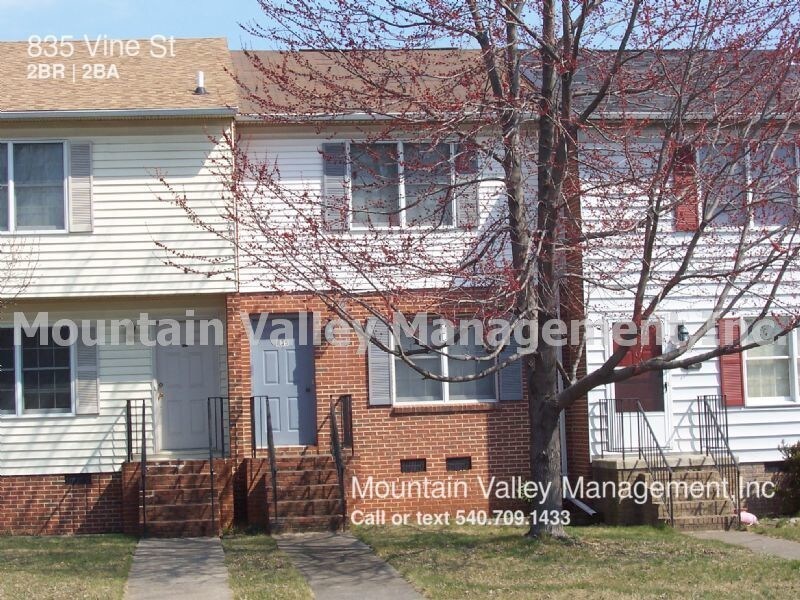 Primary Photo - 835 Vine St