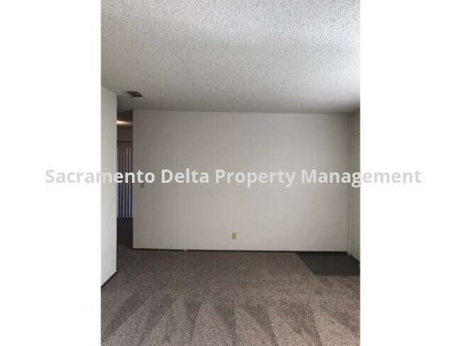 Building Photo - 4901 Ruger Ct