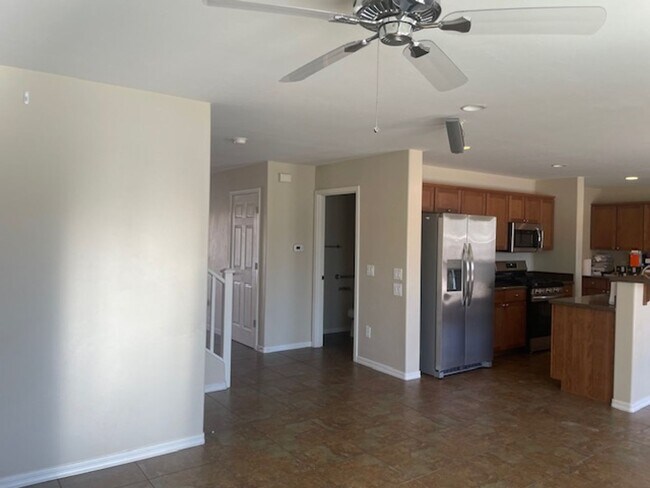 Foto del edificio - Spacious 2 story house