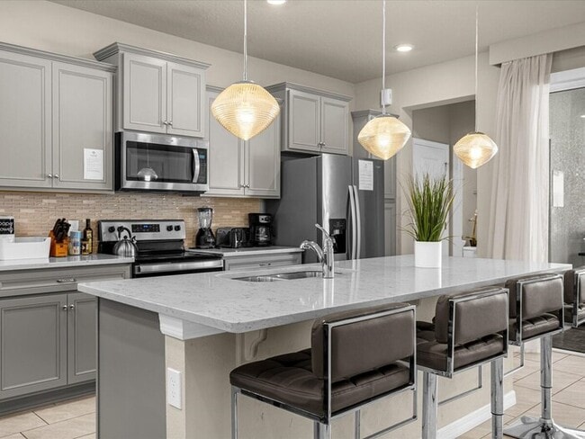 Building Photo - 1826SD  Amazing 5BR Villa in Windsor Islan...