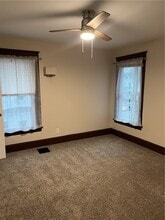 Building Photo - 412 Walnut St