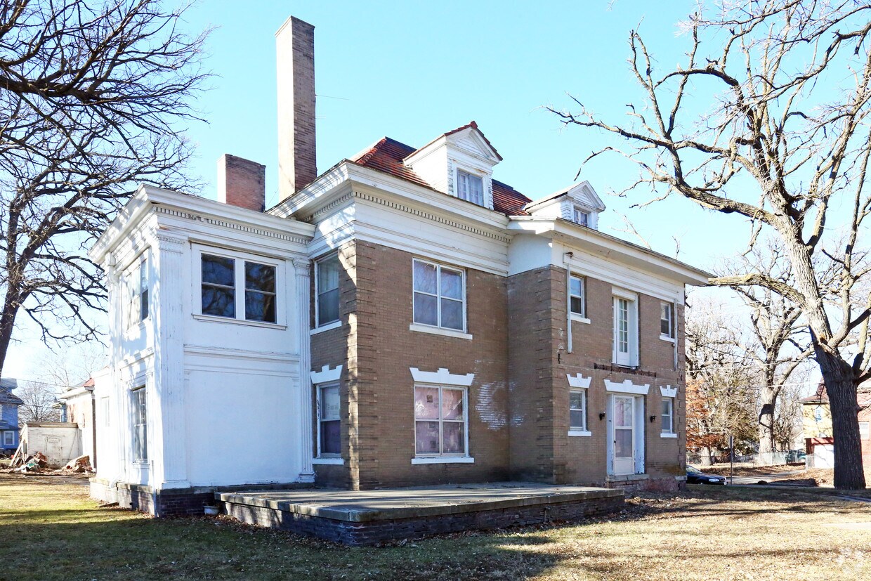 Primary Photo - 1080 22nd St