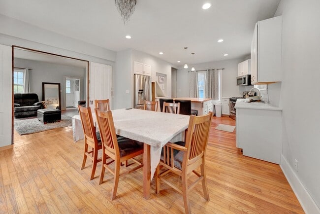 Foto del edificio - Urbana 3 bedroom/2 bathroom recently updated home!