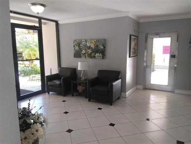Foto del edificio - 2801 N Palm Aire Dr