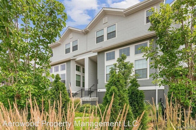 Foto del edificio - 3 br, 3 bath House - 2660 N Moline Street