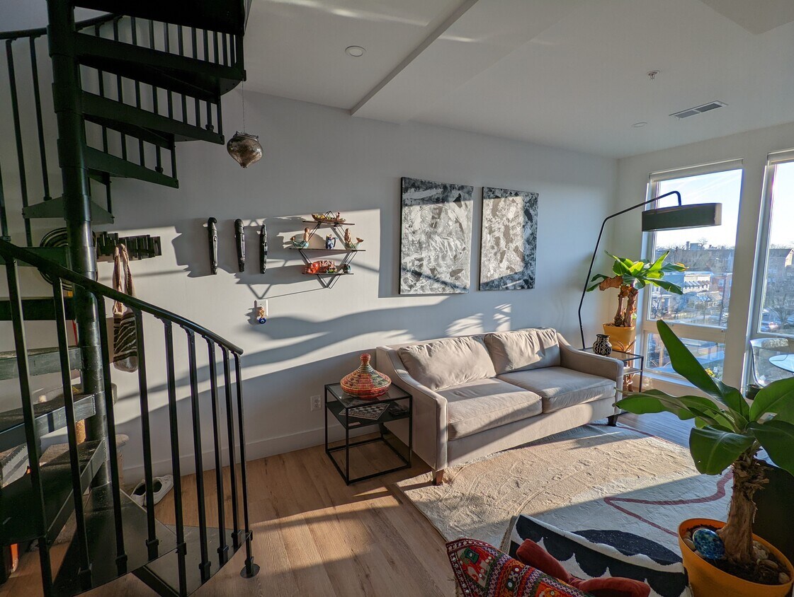 Foto principal - 5230 Georgia Ave NW