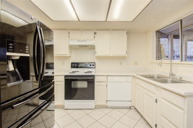 Foto del edificio - 8206 Westbank Ave
