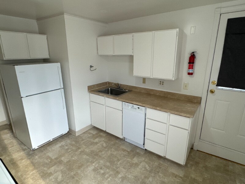 Foto principal - 218 E 3rd St