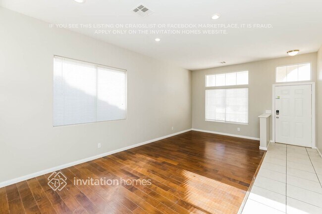 Foto del edificio - 8738 Running Waters Ct