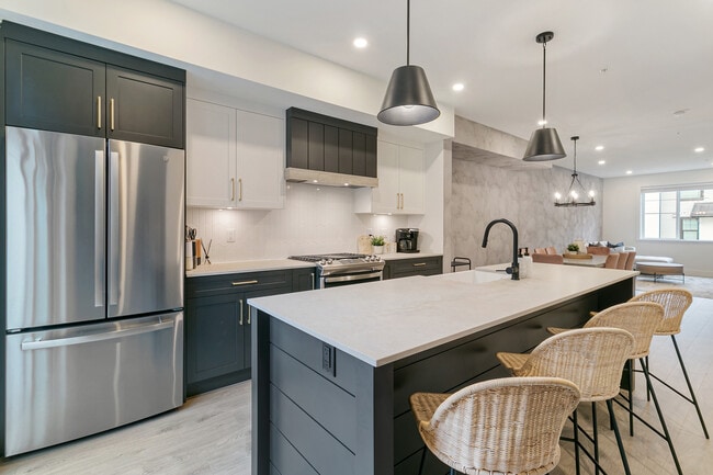 Building Photo - 7967 197 St