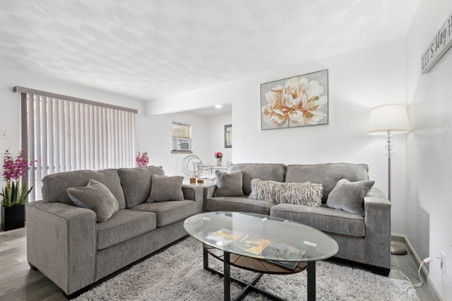 Photo - 5510 Reiger Ave Apartment