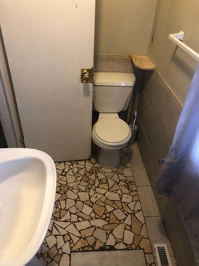 Foto del edificio - 4139 N Bryant Ave