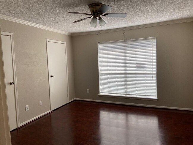 Building Photo - 1515 Sandy Springs Rd