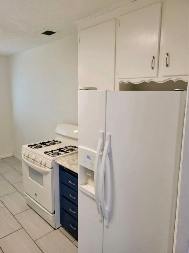 Building Photo - Carlisle Property