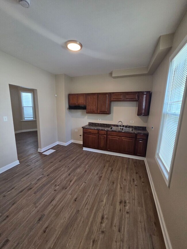 Foto del edificio - 8839 S Princeton Ave