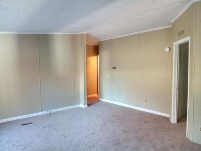 Building Photo - 476 Nicole Dr