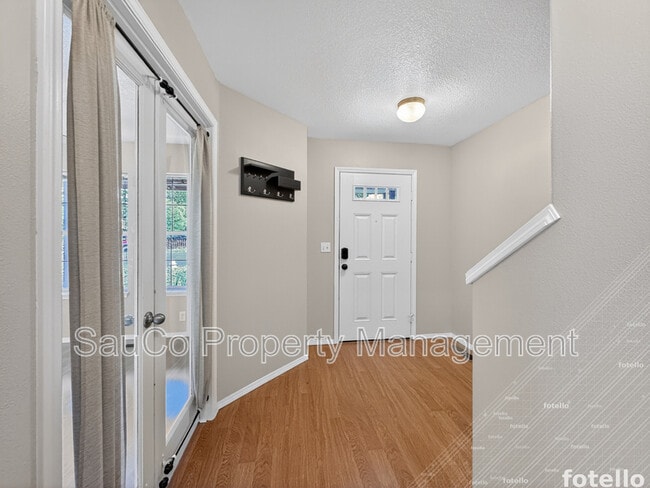 Foto del edificio - 661 NW Connell Ave