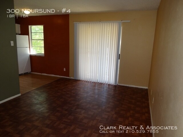 Foto del edificio - 300 Moursund Blvd. #4, San Antonio, TX. 78221