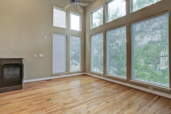 Building Photo - 6603 Wanita Pl