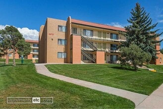 Building Photo - 4440 E Pikes Peak Ave