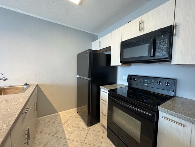 Building Photo - 98-500-500 Koauka Loop